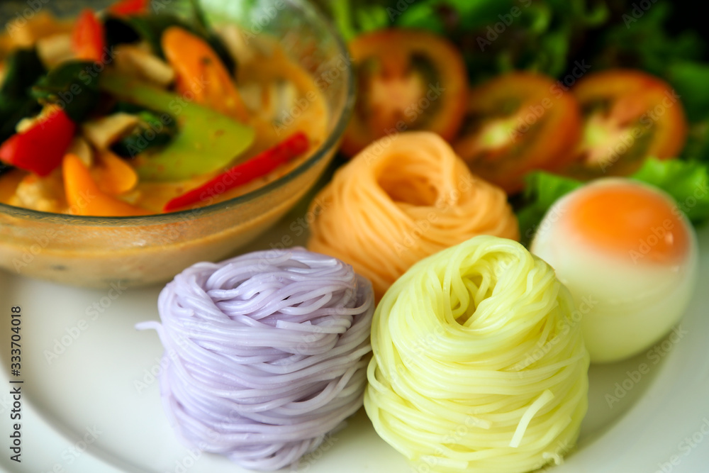 Rice Vermicelli with Chicken Red Curry