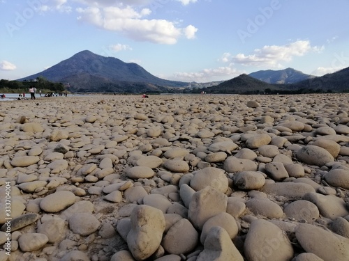  Nature is a measure on the Mekong River. The rocks emerge when the water has dried.