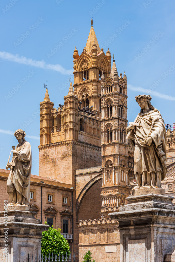 Statue facing Palermo Cathedral, Sicily Statue facing Palermo Cathedral, Sicily