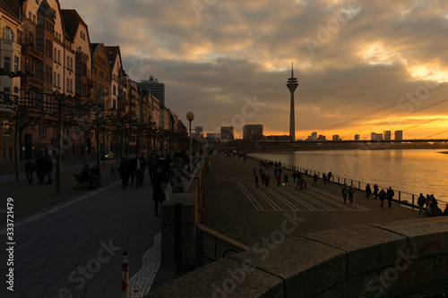 Düsseldorf Duesseldorf Rhein Sonnenuntergang Sunset photo