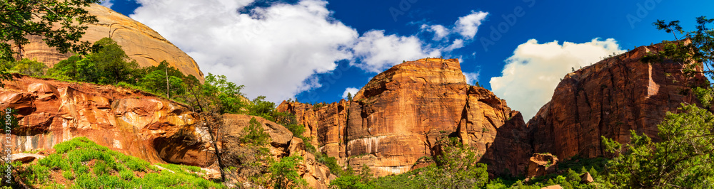 Panoramic view Zion Canyon seen from the Emerald Pools Trail, Zion National Park, Utah, USA