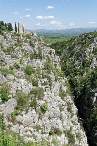 Kroatien - Drniš - Burgruine Drniš photo