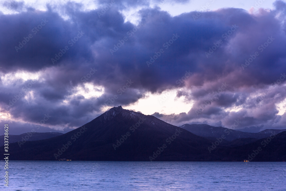 日本の国立公園・北海道の支笏湖と恵庭岳