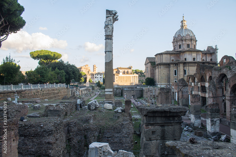 Obraz premium architecture, building, europe, city, old, travel, church, landmark, berlin, sky, cathedral, opera, facade, tourism, italy, dome, museum, palace, house, germany, art, culture, monument, exterior, famo