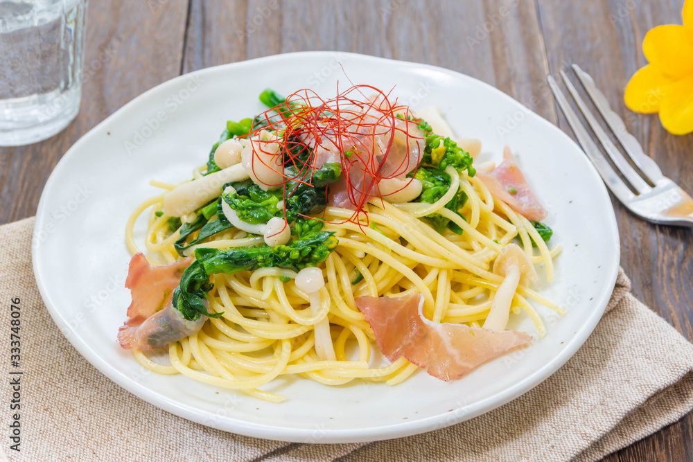 菜の花と生ハムのパスタ