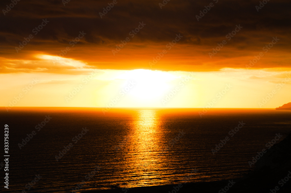 Obraz premium sunset over the sea