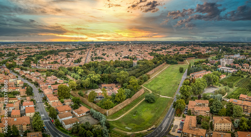 Canvastavla Aerial sunset panorama of the bastions and medieval wall of the center of Ferrar