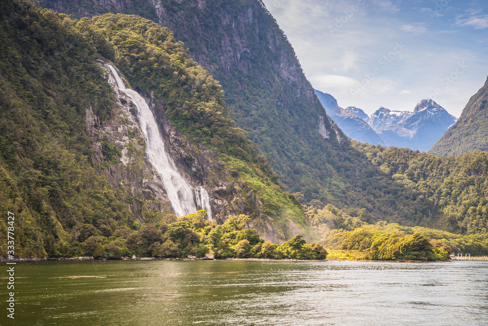 Milford Sound boat cruise view of mountains