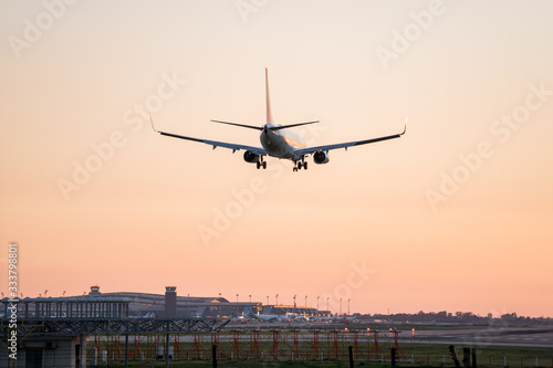 Avión aeropuerto del prat 9