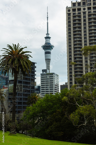 ニュージーランド　オークランドのスカイタワー  © pespiero