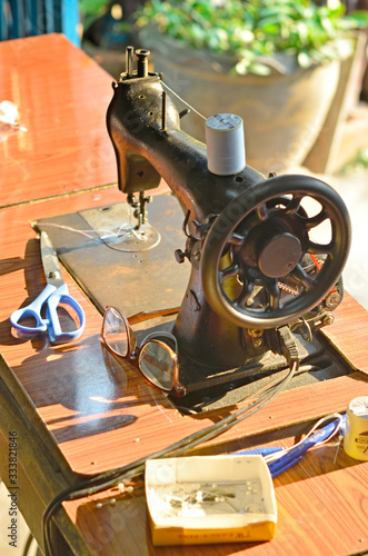 sewing machine .It old collection of object histroric photo