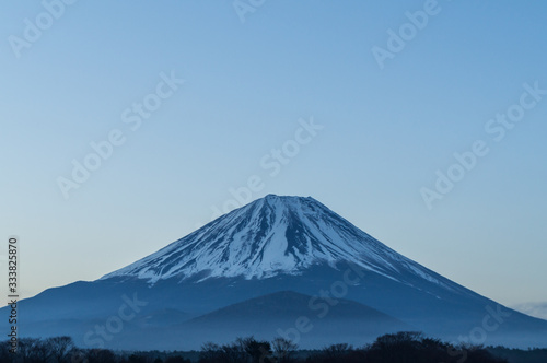 精進湖からの富士山 © kazu8