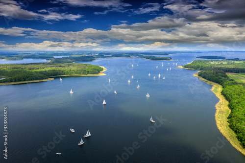 Fototapeta Naklejka Na Ścianę i Meble -  Mazury-kraina tysiąca jezior w północno-wschodniej Polsce