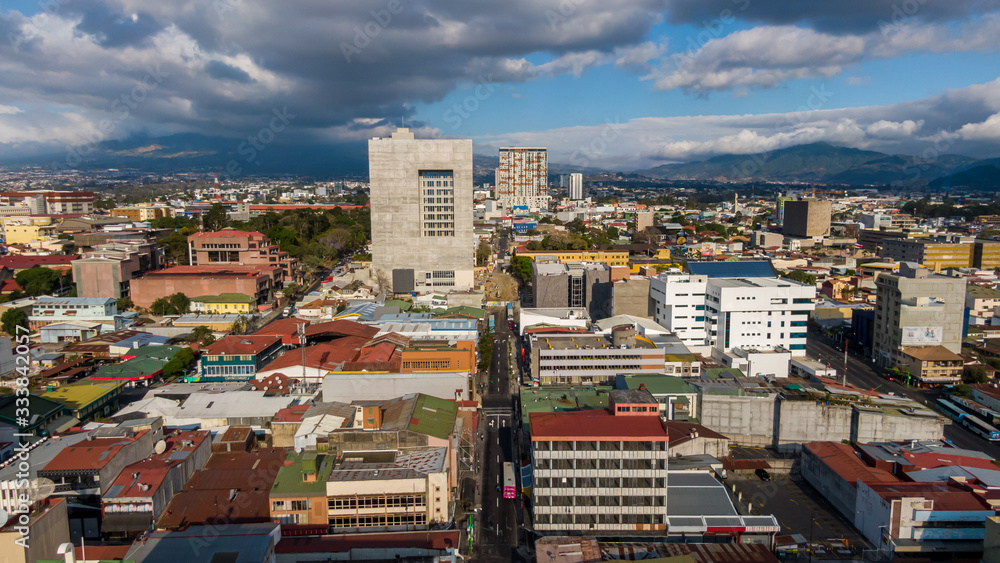 Naklejka premium Beautiful aerial view of the Empty streets of San Jose and the central avenue 