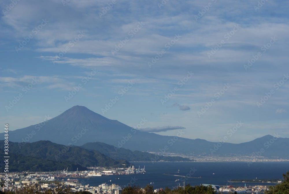 ＜静岡＞富士山と清水港