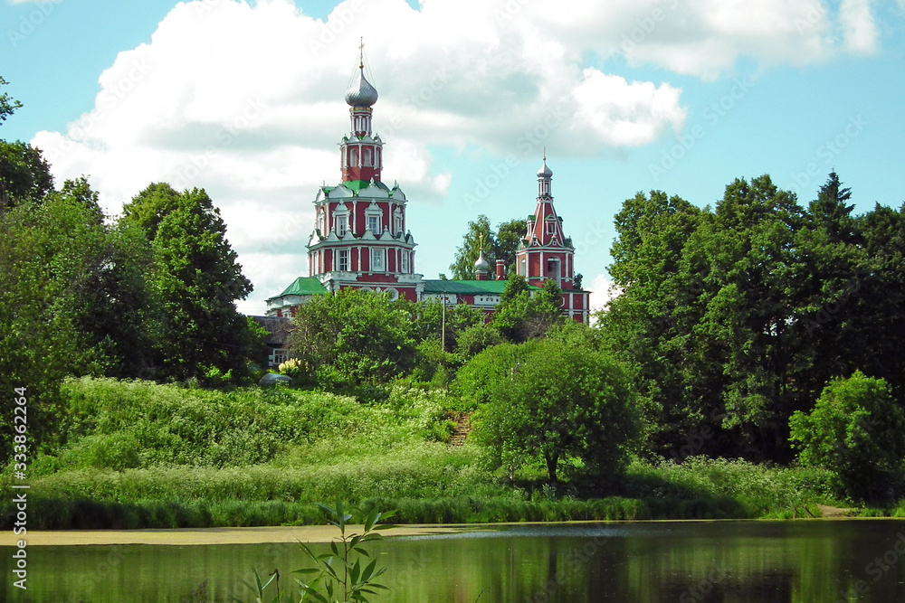 Smolenskaya church in the village of Sofrino (1694). Moscow region Smolenskaya church in the village of Sofrino (1694). Moscow region