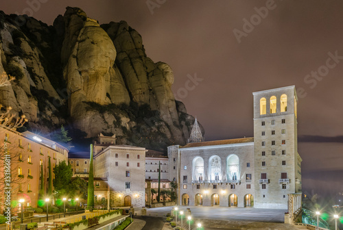 Monasterio de la montaña de Montserrat (Cataluña, España)