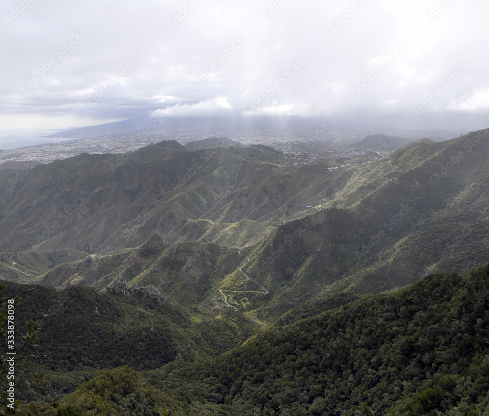 vue panoramique sur l'Anaga, ile de TENERIFE