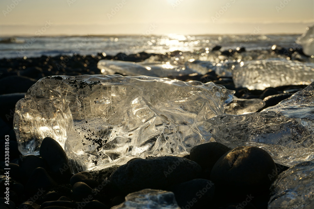 Obraz premium Der Diamantenstrand nahe der Jökulsárlón Gletscherlagune auf Island