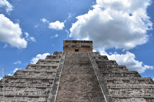 Chichen Itza pyramid, Mexico © David