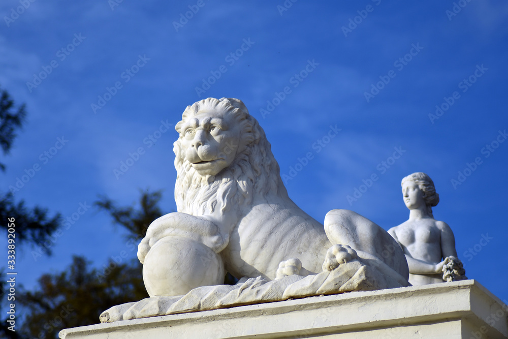 Obraz premium Statues. Architecture of Archangelskoye public park in Moscow region, Russia.