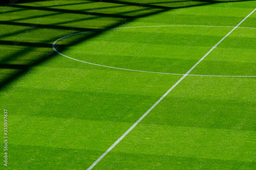 Obraz premium Puste boisko do piłki nożnej na stadionie podczas kwarantanny