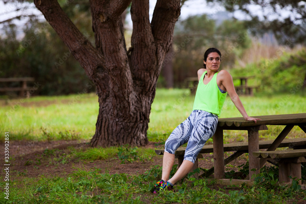 Naklejka premium Woman exercising in outdoor