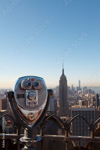 Travel image-Lower Manhattan with binoculars © vacant