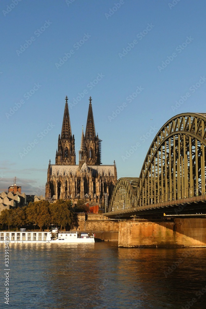 Fototapeta premium view of cathedral in prague