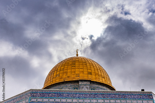 Canvas Print The upper part of the Dome of the Rock mosque on the Temple Mount in the Old Tow