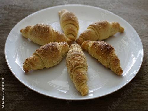 Small rolls croissants no white plate star shape