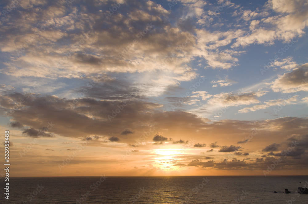 Naklejka premium sunset over sea