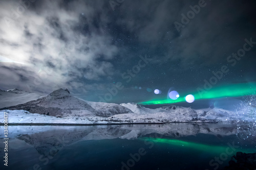 Polarlicht über dem Fjord - Lototen - Norwegen im Winter © EinBlick