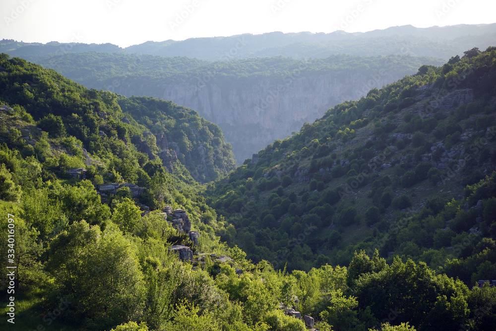 Obraz premium beautiful view of the gorge near Beloi Viewpoint in the parkos nationale of Vikos-Aoos