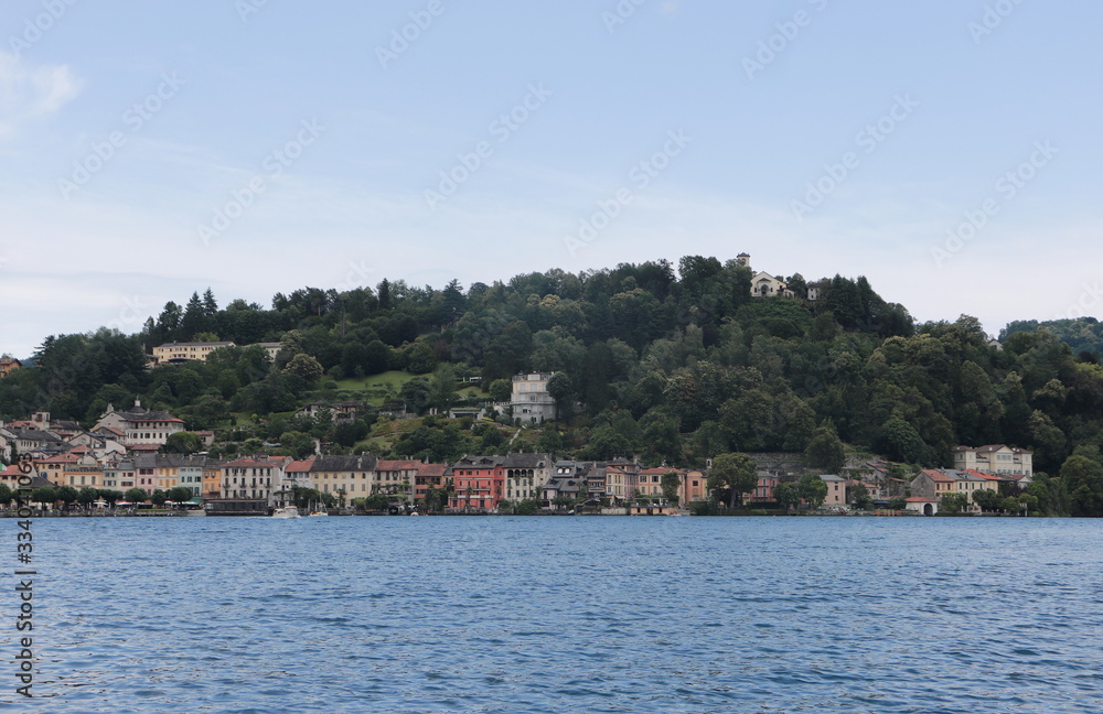Italie - Piémont - Lac d'Orta - Vue sur Pella