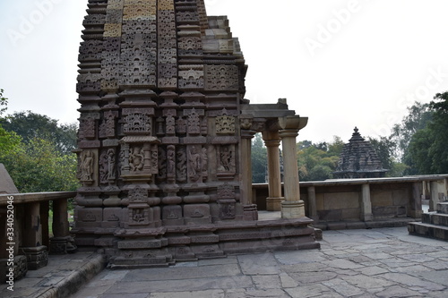 インドのカジュラーホー 世界遺産のカジュラーホー寺院 ヒンドゥー教の物語を表した繊細な彫刻