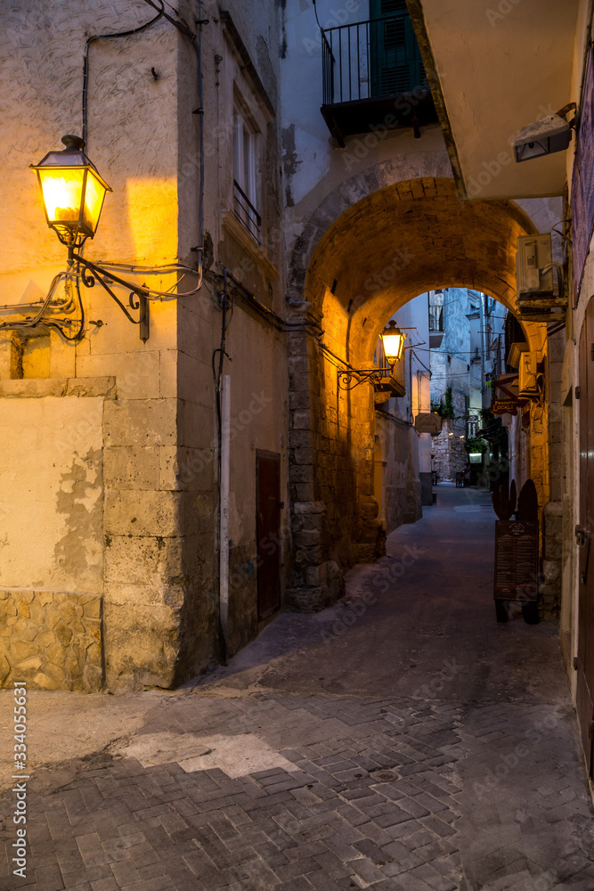 Obraz premium evening narrow streets of old town