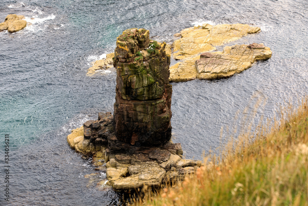 Fototapeta premium Duncansby (Scotland), UK - August 03, 2018: The Duncansby stacks, duncansby head, Scotland, Highlands, United Kingdom