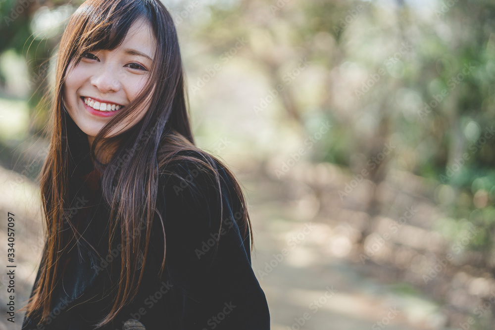 森の女性 森の女性