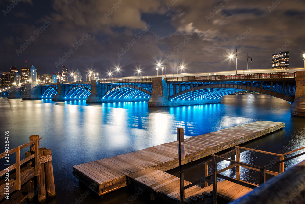 Obraz premium Long Fellow Bridge at Night in Boston
