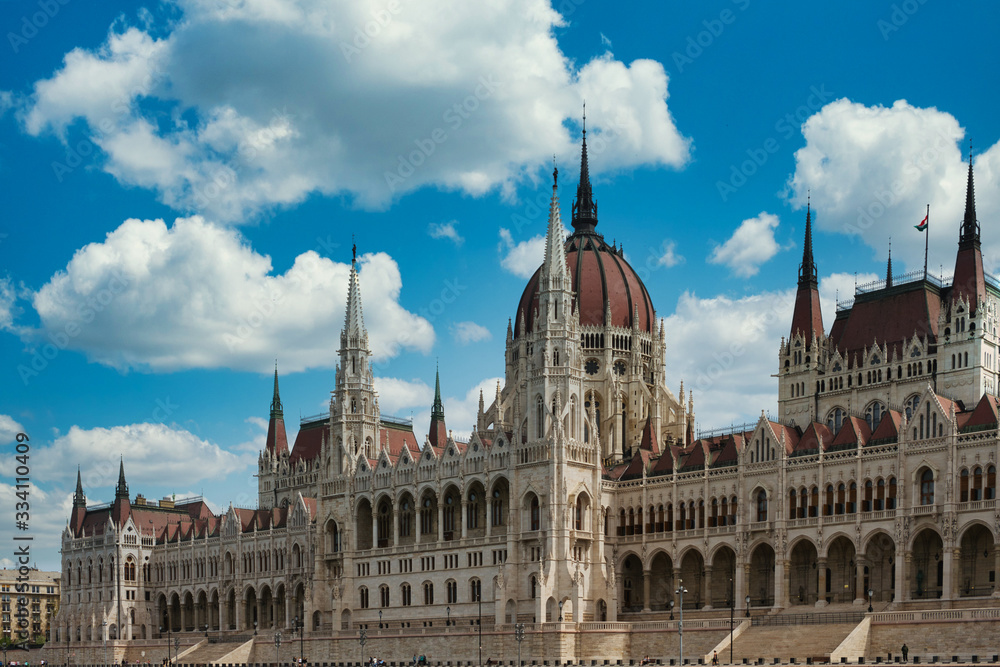 Fototapeta premium Palazzo del Parlamento a Budapest, Ungheria