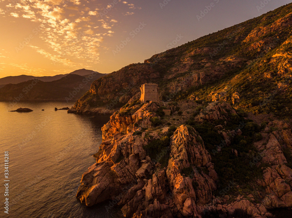 Tour génoise de Porto Corse coucher de soleil