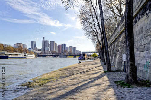 Bir Hakeim bridge inparis photo