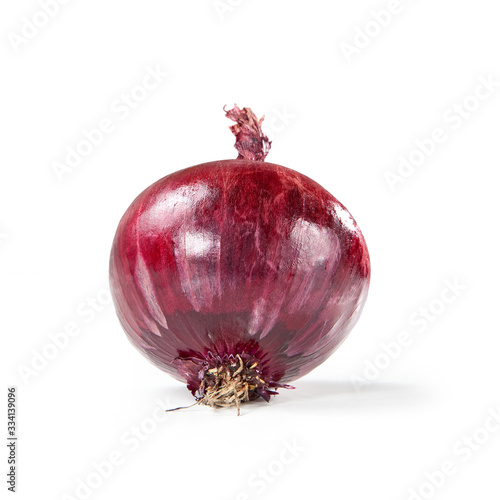 Onion of Tropea, Italy, "Cipolla Calabria" Isolated on White Background – Halved, Sliced Red Bulb, Purple Color, Close Up on Rings Inside, Unpeeled Glossy Skin – Detailed Close-Up Macro