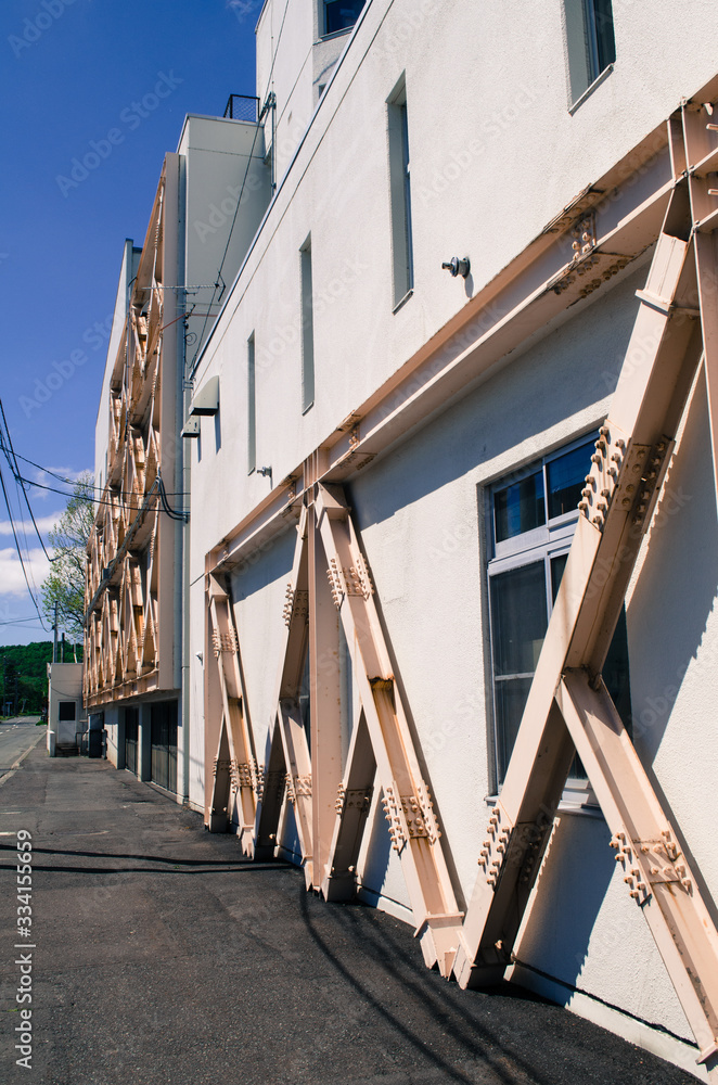 Obraz premium 補強された建物