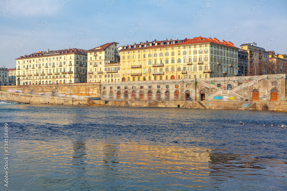 Fototapeta premium Scenery of Po riverside in Turin 