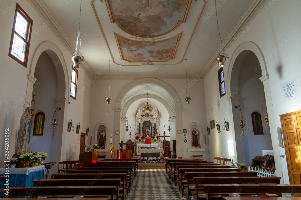 Chiese del Veneto. Interno della chiesa di Marendole a Monselice provincia di Padova. Italia.