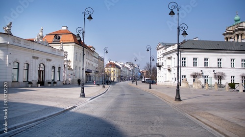 Fototapeta Naklejka Na Ścianę i Meble -  The streets and main places of remain deserted due to the coronavirus health emergency. The city empties itself of tourists and people. Stop coronavirus.
