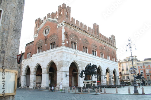 Fototapeta Naklejka Na Ścianę i Meble -  View of Palace Gotico of Piacenza