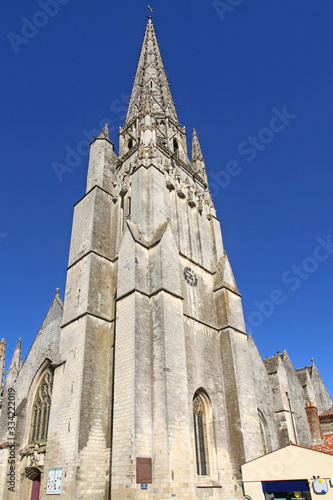 Notre Dame Church, Fontenay-le-Comte, France  © Jenny Thompson